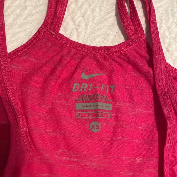 Set of 2 Nike Dri- Fit running tanks - Picture 3 of 6